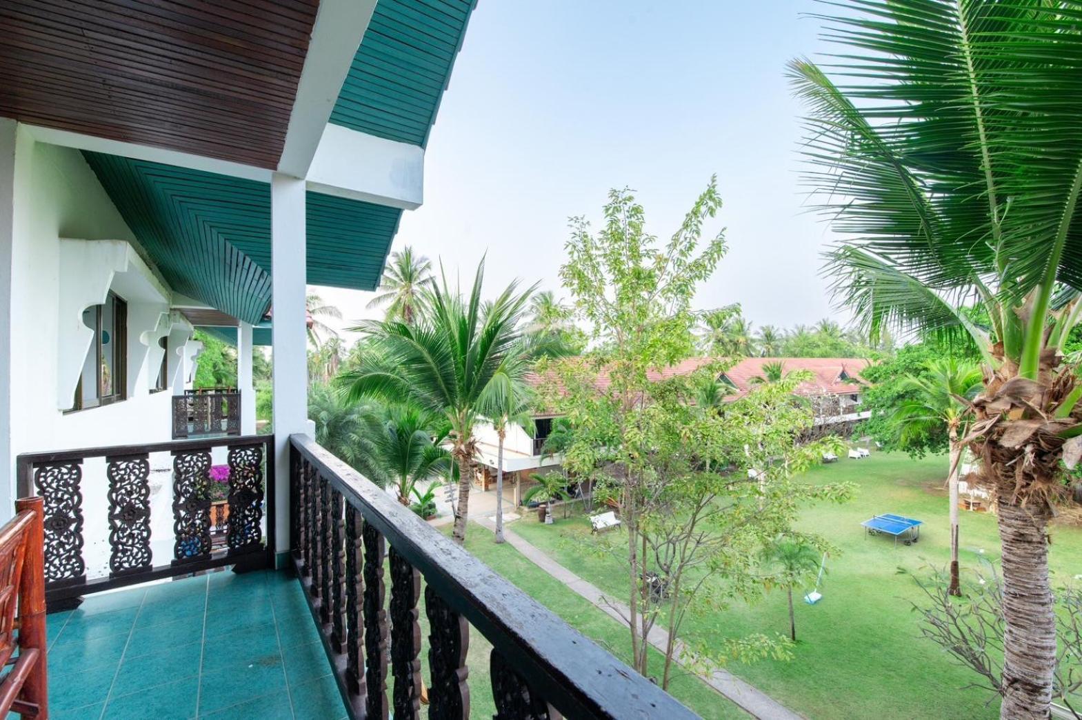 Dolphin Bay 3*